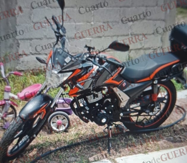 Roban motocicleta último modelo frente a taquería en plena capital de Tlaxcala y a la luz del día
